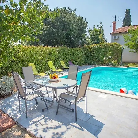 Apartman Stunning In Tar With Swimming Pool *