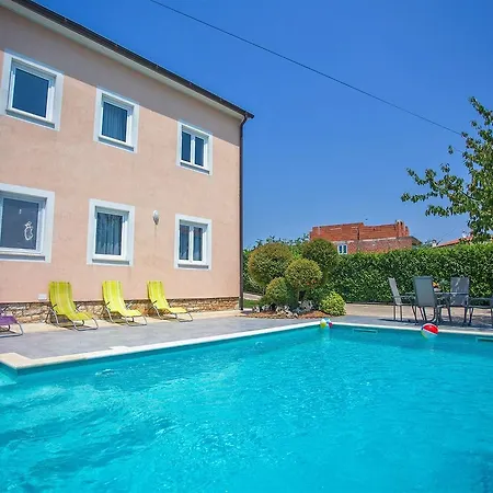 Apartman Stunning In Tar With Swimming Pool *